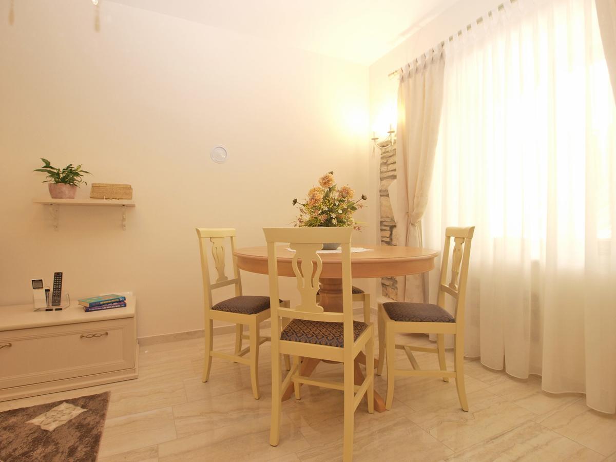 Apartmenst Slavica 1654 Apartment Liznjan Luaran gambar